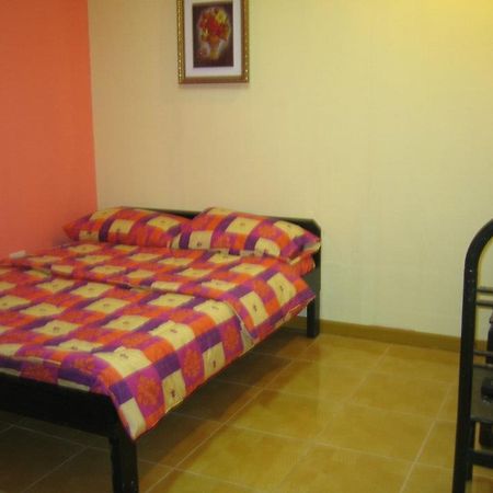 Favila Transient Rooms Pasay Exterior foto